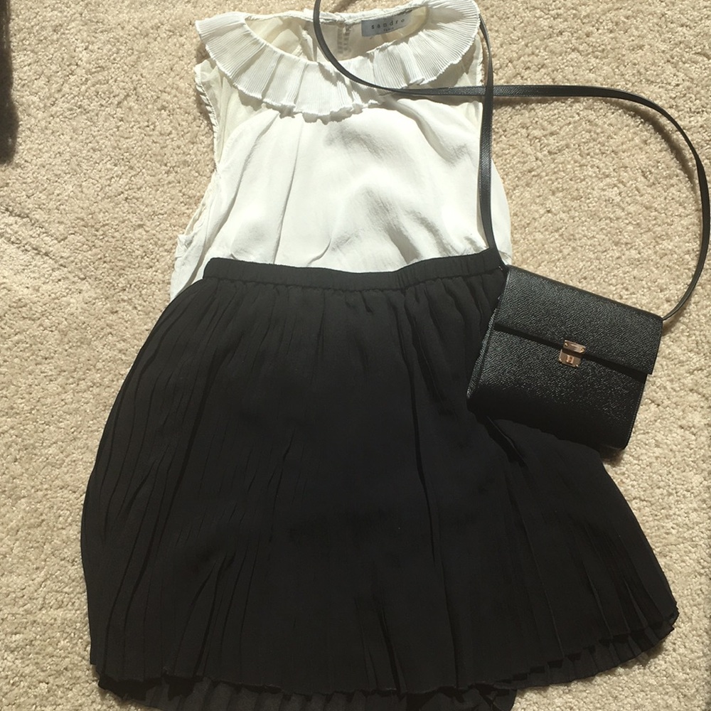 BCBG Generation WM Black Mini Skirt in Small